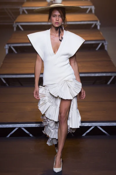 Look 24